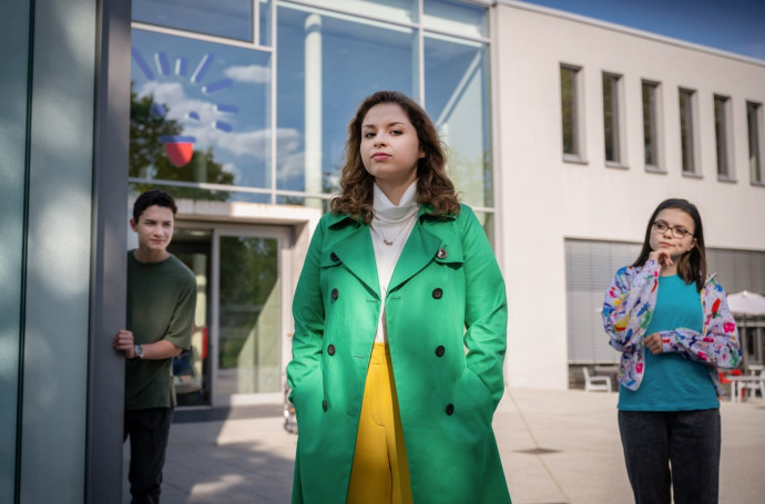 1000 folge schloss einstein jubilaum mit mystery staffel und neuem logo bavaria film gmbh