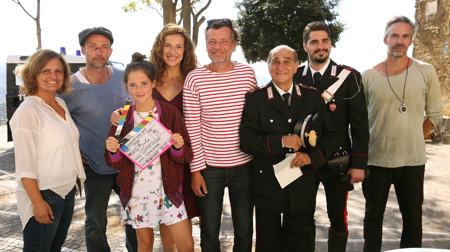 Drehstart In Italien Papa Hat Keinen Plan Mit Lucas Gregorowicz Bavaria Film Gmbh